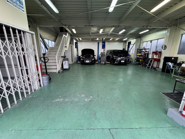 店舗外観・駐車場